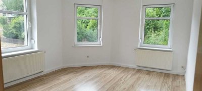 ** Kleine 3-Zimmer mit Laminat und Wannenbad zum Toppreis! **