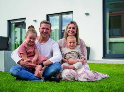 **Geheimnisvoller Wohntraum: Entdecken Sie die moderne Stadtvilla mit Klinkeraktion!**