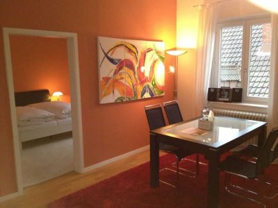 Charmante 2-Zi-DG-Whg, Baden-Baden, Schlossberg, TGL-Bad, Parkett, Garten, Garage - Denkmalschutz