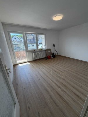 Erstbezug nach Renovierung: Helle 2-Zi.-Wohnung mit neuer EBK & Stellplatz in Stuttgart