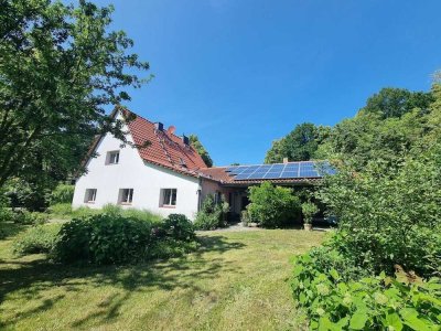 RESERVIERT::Traumhafter Garten Lindenallee 2te Reihe - mit Nebengelassen