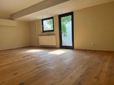 Exklusive 2-Zimmer-Souterrain-Wohnung mit gehobener Innenausstattung in Dreieich