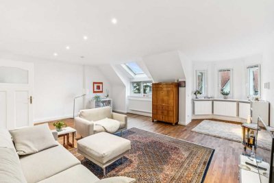 Authentisch und stilvoll -
Drei-Zimmer-Altbauwohnung in der List
