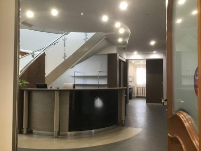 Arbeiten und wohnen wo andere Urlaub machen, Praxis/Büro+Wohnung in Zentrum von Neusiedl am See