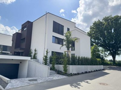 Erstbezug Hochwertige  Penthousewohnung  mit teilweise überdachter Süd-West-Nord Dachterasse