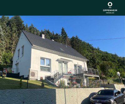 Einziehen & durchatmen – saniertes Einfamilienhaus mit Weitblick, Terrasse, Wärmepumpe & Garage