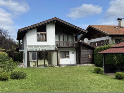 Klasse Wohnen für 5 Jahre!! Vollständig möbliertes Haus mit schönem Garten und ruhiger Lage