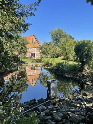 Gehobenes Wohnen auf dem Land direkt am Teich