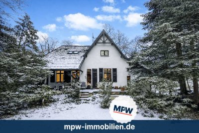 Verwunschene Altbauvilla mit Seele: Landhausstil von 1909 in ruhiger Villenlage