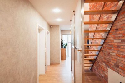 +++ Energieeffizienz A: Modernes, massiv gebautes Zweifamilienhaus mit tollem Garten +++