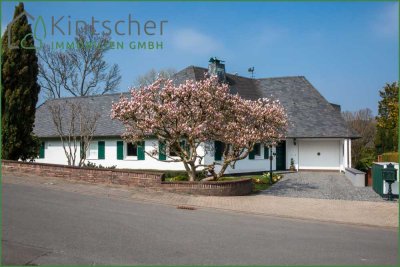 Villa / Einfamilienhaus mit separierter Wohnmöglichkeit in begehrter Lage von Burscheid