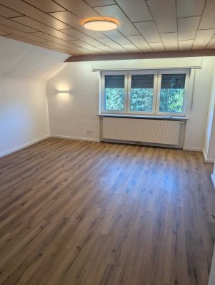 Helle 5-Z-DG-Wohnung ruhige Lage – viel Platz für Familie & HO