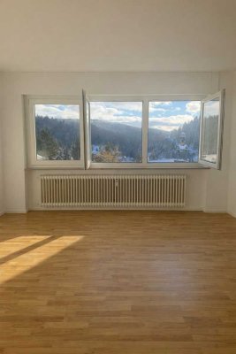 Traumhafte 2.5-Zi.-Wohnung mit Terrasse & Schwarzwaldblick