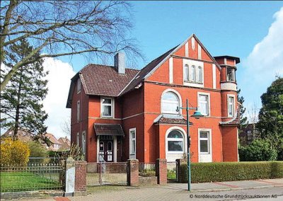 Auktion - ehemalige Stadtvilla und Werkstatt in 25541 Brunsbüttel, Koogstraße 35