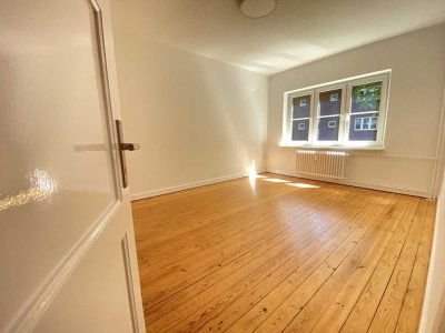 Hübsche 2-Zimmer-Wohnung in HH Winterhude *FREI* - idyllische Lage, super Schnitt, frisch renoviert