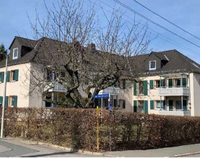 Schöne helle 4-R Wohnung mit Balkon sucht Sie!