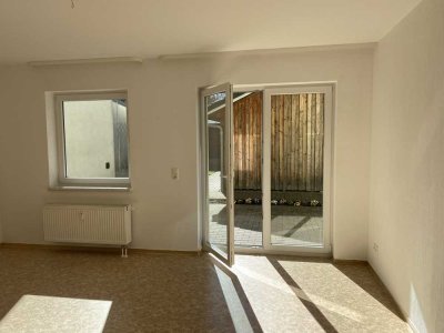 Altersgerechtes Wohnen - Helle 2-Raum-Wohnung mit Terrasse & Stellplatz!