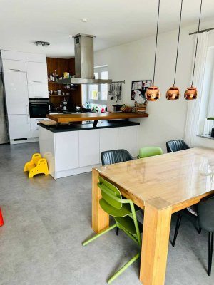 Moderne 4,5-Maisonette-Wohnung in ruhiger Lage (ohne Maklerprovision!) mit guter Anbindung an KA
