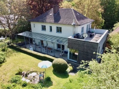 Historisches Juwel trifft Wohnkultur - 
Einzigartige Landhausvilla mit Gartenidyll