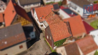 Sanierungsbedürftiges Einfamilienhaus mit angebauter Scheune im Böttigheim
