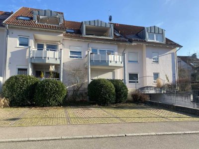 Lichtdurchflutete 3,5-Zimmer-Maisonette-Wohnung mit Loggia, EBK, 2 Bäder,  Stellplatz Provisionsfrei