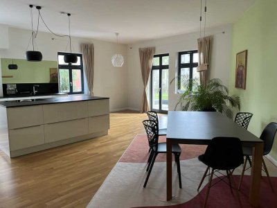 Helle 4-Zimmer-Wohnung im grünen Stadtzentrum: Top ausgestattet mit EBK, 2 Bädern, Balkonen & Garten
