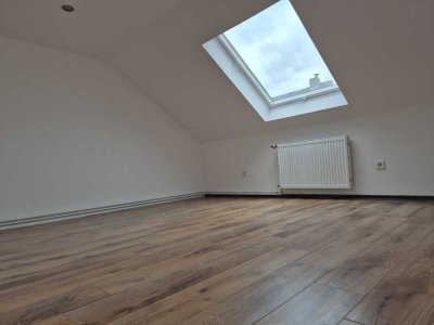 3,5 Zi, rd.110 qm Wfl. BO-Mitte, Küche Diele Bad mit Wanne, gr. Wohn-Essz, Büro, beg. Kleiderschr.