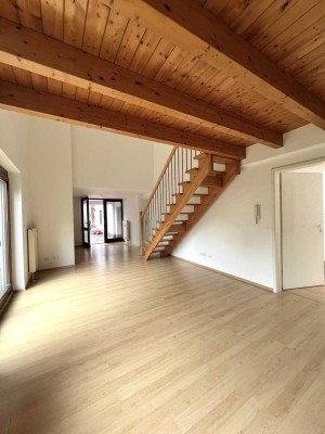 Pfiffige Maisonette Wohnung mit Galerie & Sonnenterrasse