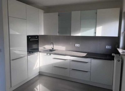 2-Zimmer-Wohnung mit Balkon und Küche in Karben