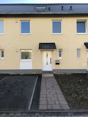 Schönes und neuwertiges 4-Zimmer-Haus mit gehobener Innenausstattung zur Miete in Bonn