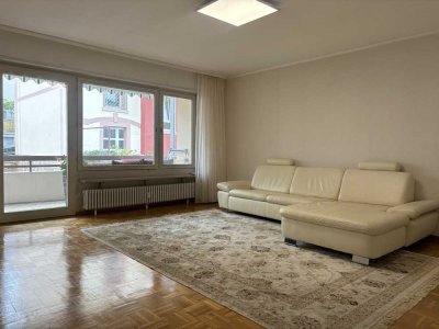 Ruhige Zentrumslage: Gepflegte 3-Zimmer-Wohnung mit Balkon und EBK in Neustadt an der Weinstraße