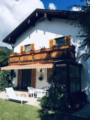 Privatverkauf! Keine Maklerprovision! 2-Familienhaus mit Garten und Garage in Aschau im Chiemgau