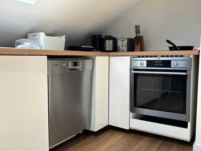 Schöne Dachgeschosswohnung in Karlsruhe Rintheim zu vermieten (Nähe zum KIT, ggü. Technologiepark)