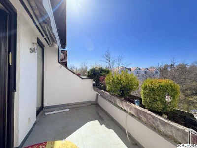 Zentrale 2-Zimmer Dachgeschosswohnung mit Sonnenbalkon und vielseitig nutzbarem Speicherraum