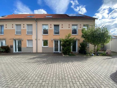 KL - Nord, Reihenmittelhaus mit 5 ZKB, Einbauküche, Garten, Stellplatz, Gäste WC