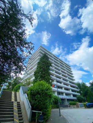 Helle 2-Zimmer-Wohnung mit Loggia und Tiefgarage in ruhiger Wohnlage