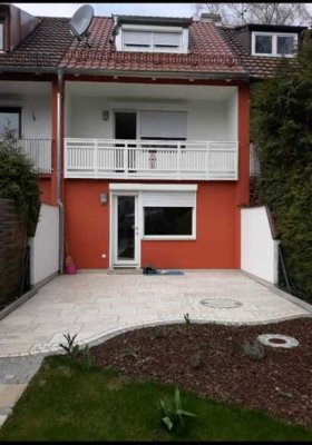 Attraktives, vollständig modernisiertes Reihenmittelhaus in München-Solln
