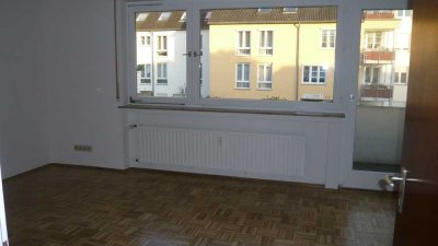 Schöne 1 Zimmer-Wohnung mit Südbalkon im 1 OG