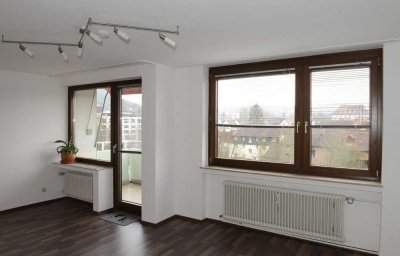 Freundliche 2-Zimmer-Wohnung mit Balkon und Einbauküche in Karlsruhe-Durlach