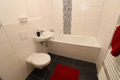 Entspannt einziehen, entspannt wohnen - günstige 2RW mit Badewanne und Balkon