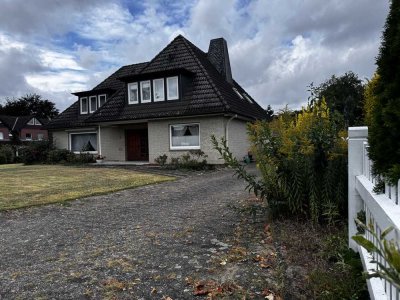 Solide Walmdach-Villa