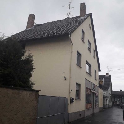 Mehrfamilienhaus mit Gewerbefläche + 3 Wohnungen. Vielfältig nutzbar!