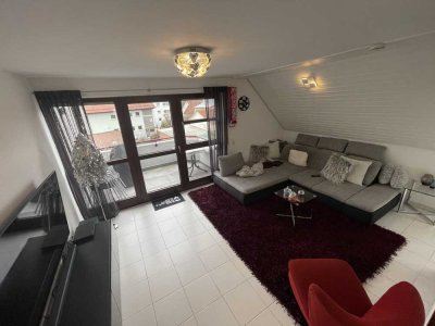 MÖBLIERT: Exklusive 2-Zimmer-Wohnung mit schönem Balkon