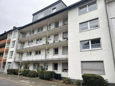 Helle und ruhige 2-Zi.-Wohnung mit schönem Blick in gepflegtem Haus