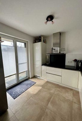 Moderne 3-ZKB-Wohnung mit Garten, TG-Stellplatz & Top-Lage direkt am Park in Augsburg-Kriegshaber