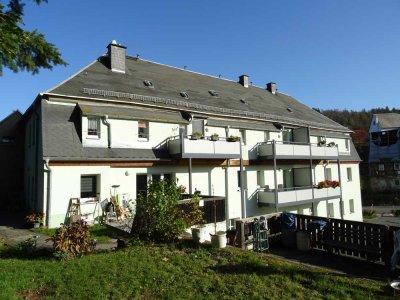*** kleine 2-Raumwohnung in grüner, ruhiger Lage mit Kaminofen***