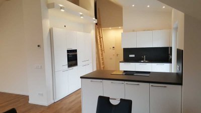 2 Fam.Haus/Helle, geräumige 2-Zimmer-DG-Wohnung mit gehobener Ausstattung zur Miete in Karlsfeld