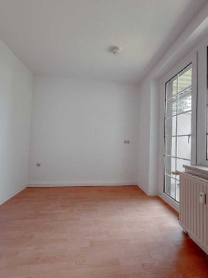 l Tolle 4-Raumwohnung l 2 Bäder l 2 Balkone l ruhige familiäre Lage