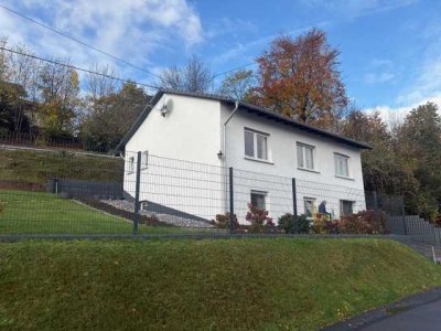 Gepflegtes Einfamilienhaus mit zusätzlichem Baugrundstück in Kreuztal Fellinghausen