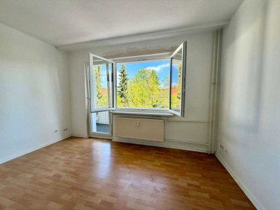 RENOVIERT - IDYLLISCH AM GUTSHOF-/SCHLOSSPARK BRITZ: BALKON - MIT STELLPLATZ !